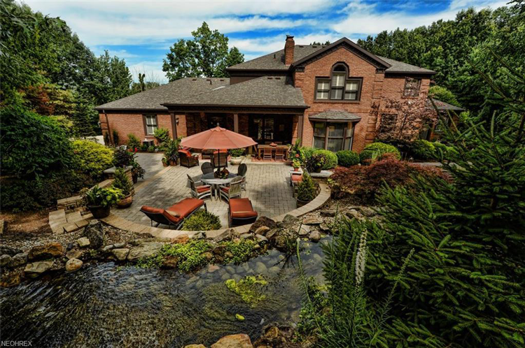 1767 Muirfield Avenue Northwest, Canton